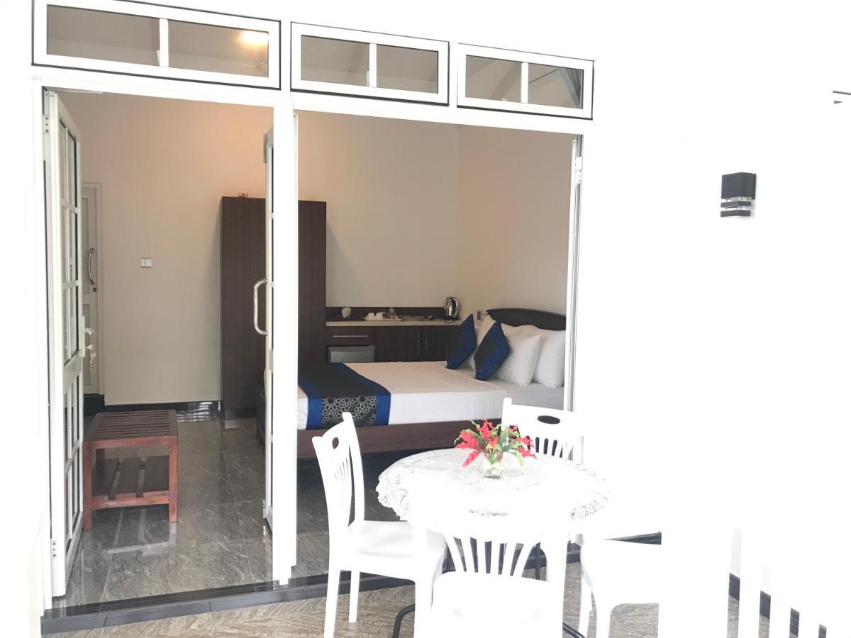 קולומבו Duvi'S Shelter Bungalow מראה חיצוני תמונה